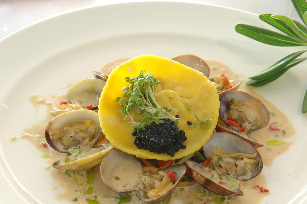 Fortina Spa Resort สลีมา ภายนอก รูปภาพ Clam chowder with caviar