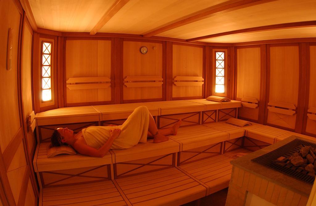 Fortina Spa Resort สลีมา ภายนอก รูปภาพ A modern Finnish sauna