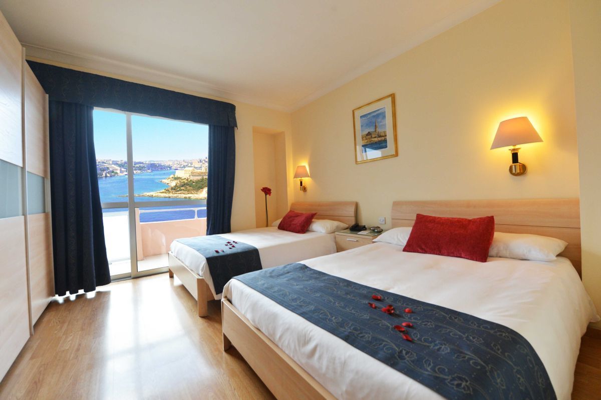 Fortina Spa Resort สลีมา ภายนอก รูปภาพ A typical hotel room